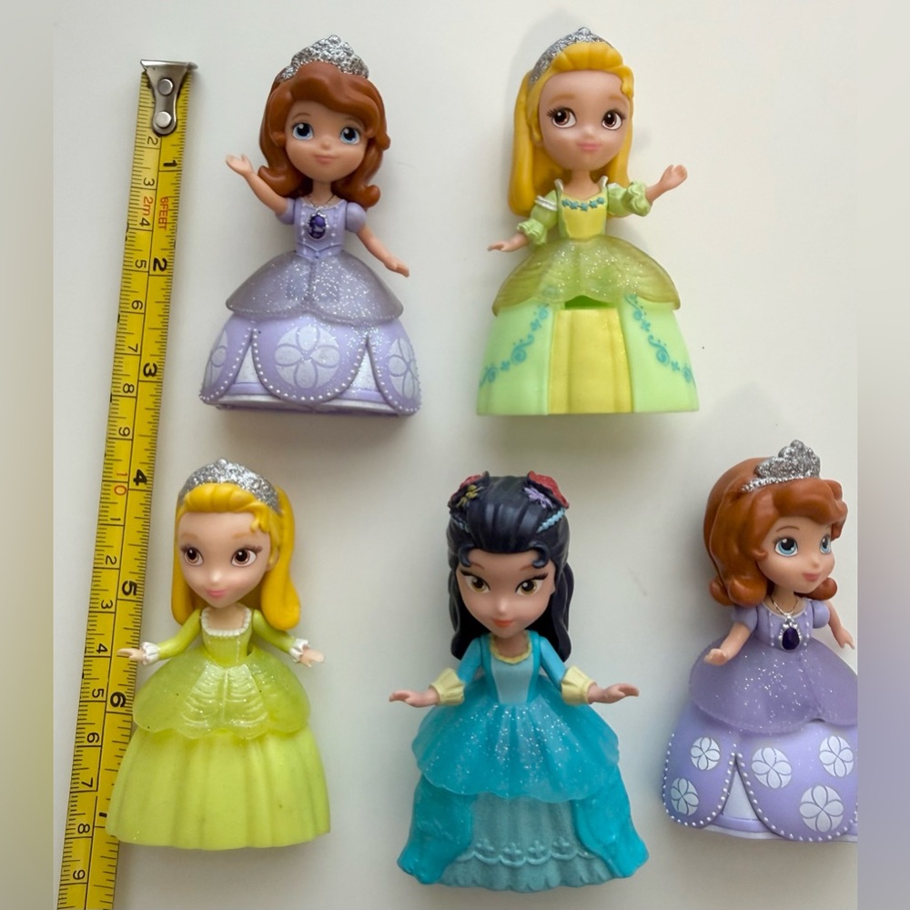 Disney Mini Princess Doll Set - Purple, Yellow, Blue Dresses - Picture 8 of 10